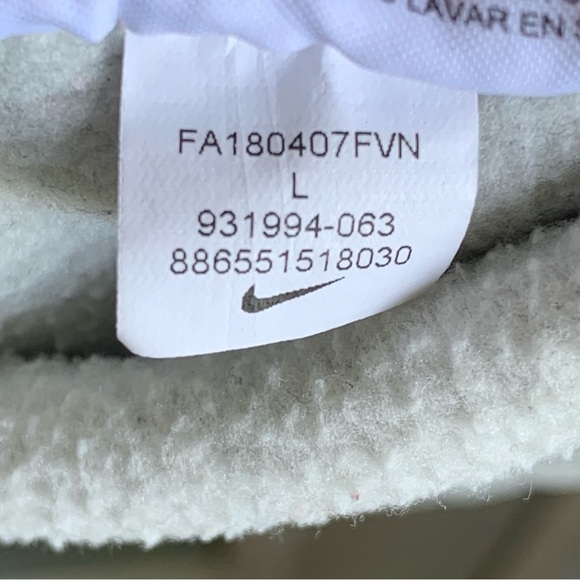 Nike Therma Graphic Hoodie Sweatshirt Mens Training Gray Black Size L 931994-063 - Picture 5 of 7